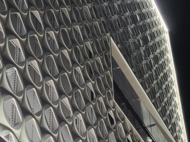 건물 파사드 리모델링